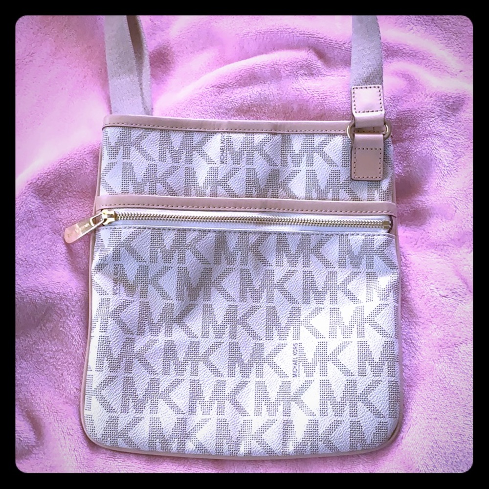 Michael kors crossbody